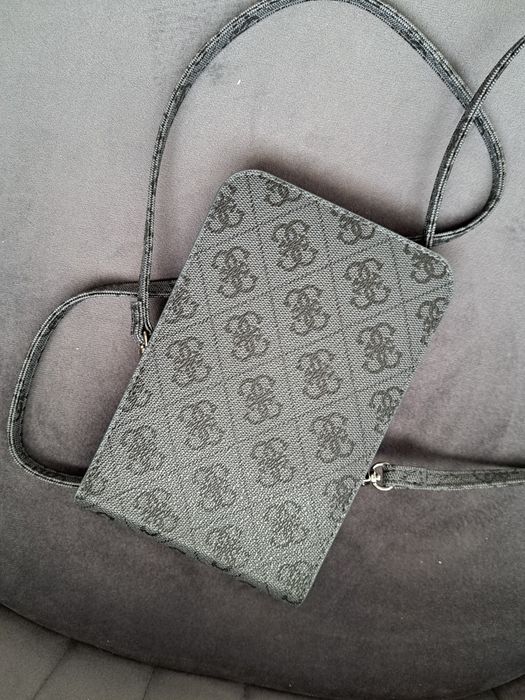 Torebka saszetka na smartfon gues jak nowa