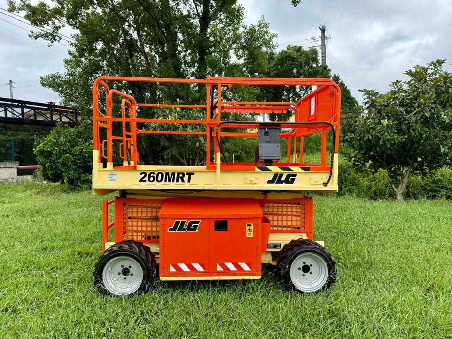 Plataforma elevatória Tesoura JLG