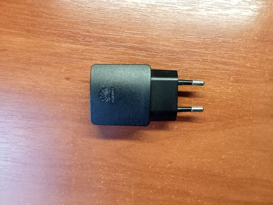 Зарядний пристрій для телефону