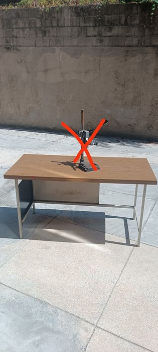 Mesa / secretária
