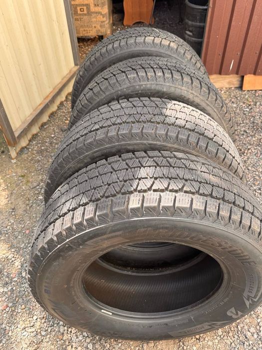 Шини Bridgestone Blizzak DM-V3 265/65 R17