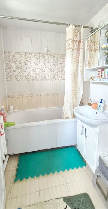 ПРОДАМ будинок у центрі с.Миколаївка, Самарівський район.