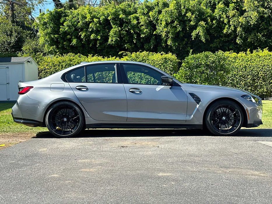 BMW M3      2022