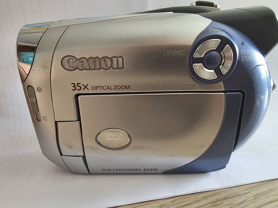 Canon Camcirder DC 210