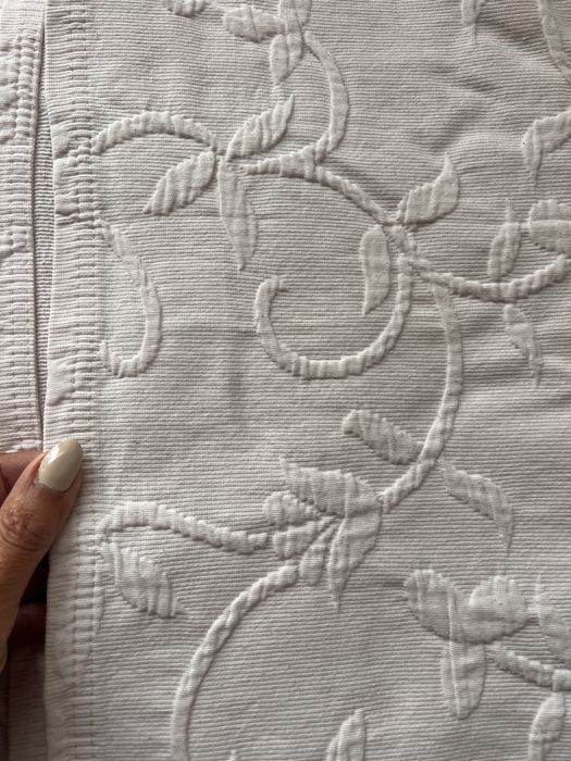 Colcha Premium Relevo Floral 240x220 cm