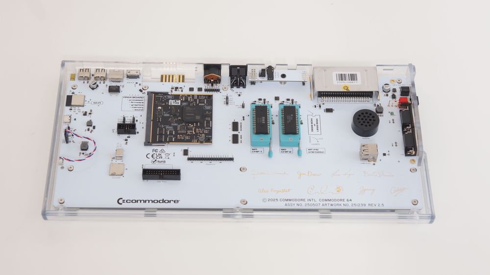 Commodore 64 Ultimate Starlight Edition FPGA 2x SID 6581 8580R5
