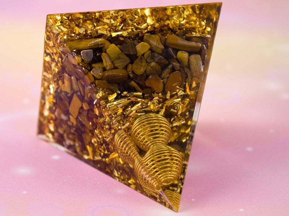 Piękna Piramidka Orgonit Tygrysie Oko Miedź Energia Finanse 6 cm