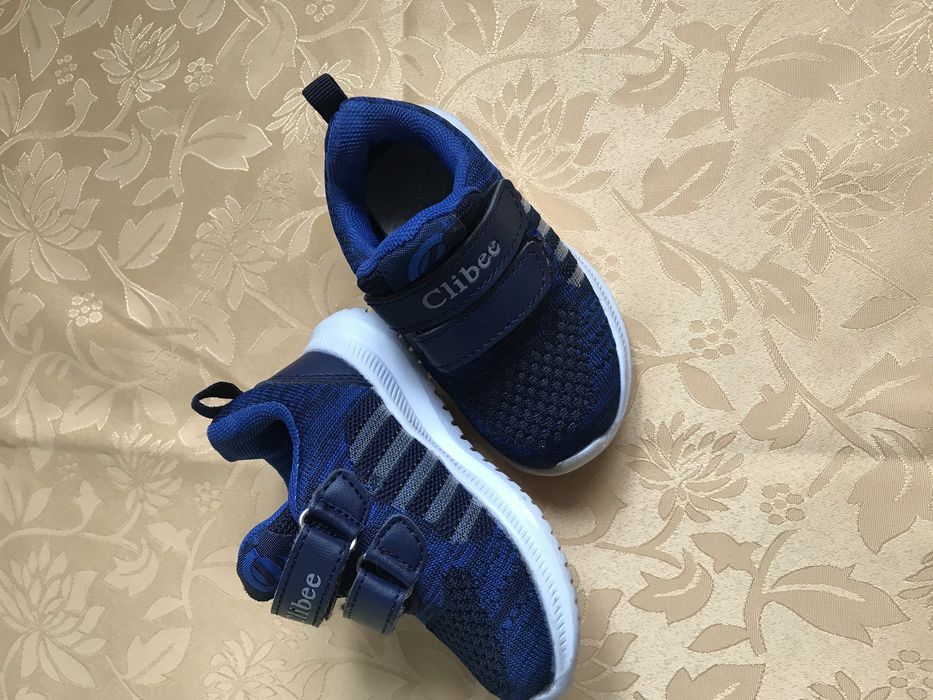 Терміново Взуття на хлопчика 1 рік