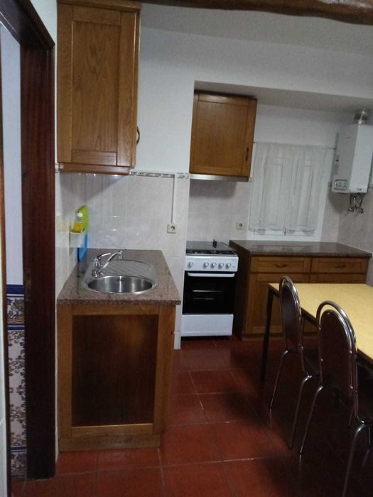 Aluga se apartamento t2 no centro histórico a estudantes