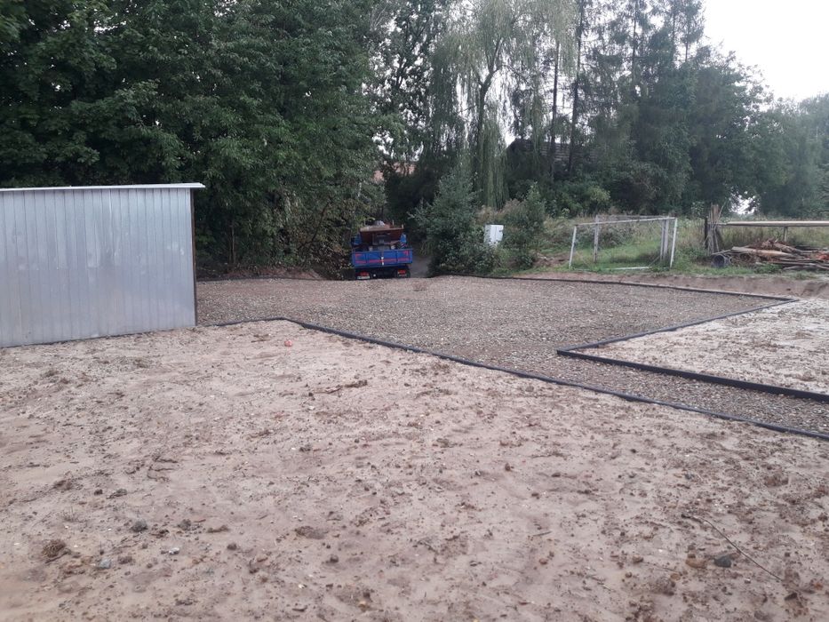 Budowy dróg  parkingów,  utwardzenie terenu