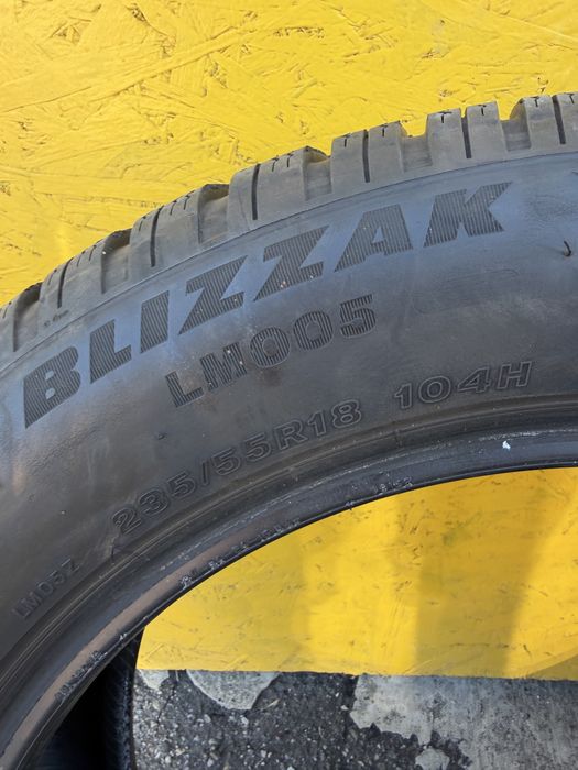 Шини Резина 235.55 R18 Bridgestone Зима