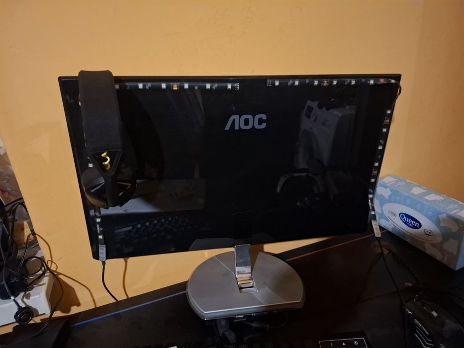 Monitor AOC wraz z zasilaczem