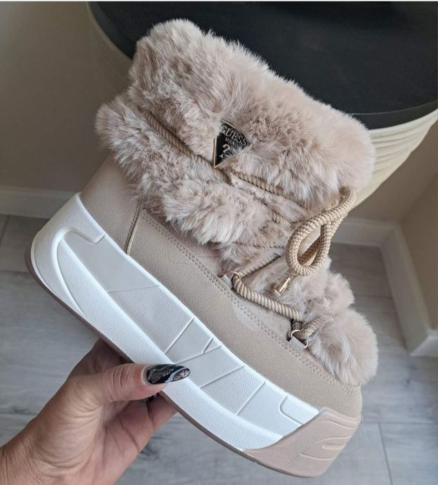 Guess śniegowce hit celebrytow 38