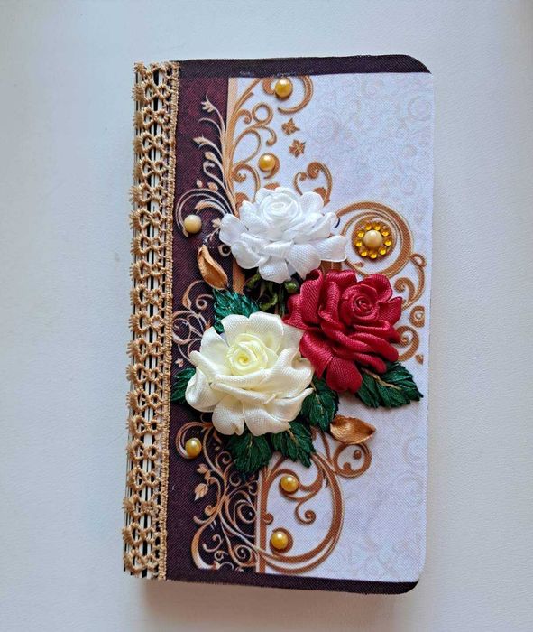 Купюрниці з вишивкою стрічками