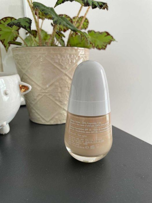 Тональна основа тональний крем Сlinique Even Better WN 01 flax