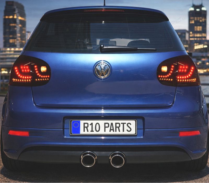 FAROLINS TRASEIROS LED VW GOLF 5 MK5 03-08 PRETO FUMADO