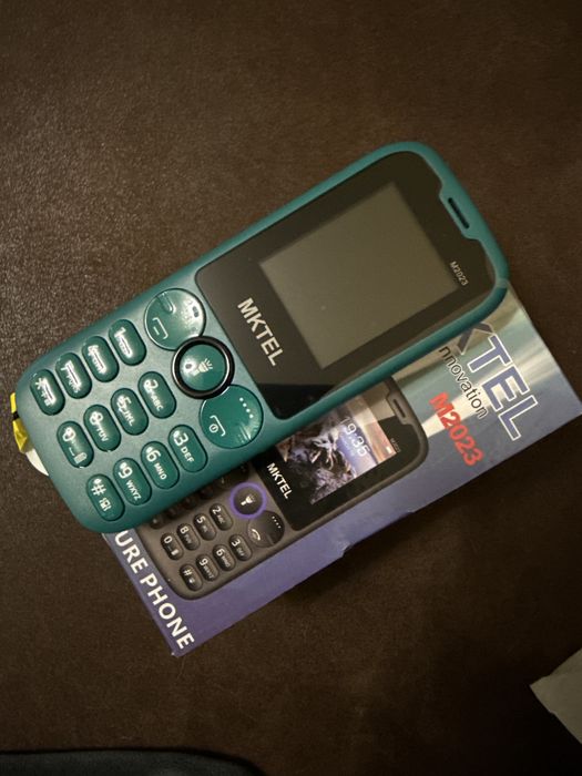 Телефон mktel m2023 з камерою і ліхтариком