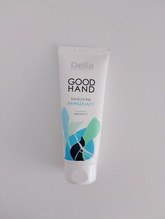 nawilżający krem do rąk Delia Cosmetics Good Hand. 

Zawiera witaminę