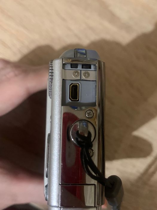 Цифровий фотоапарат Olympus Fe 340 мильниця НА ЗАПЧАСТИНИ АБО РЕМОНТ