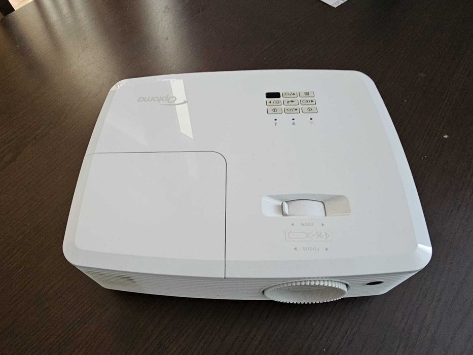 Projektor rzutnik OPTOMA HD27 + ekran projekcyjny elektryczny 2,2m x 2,2m