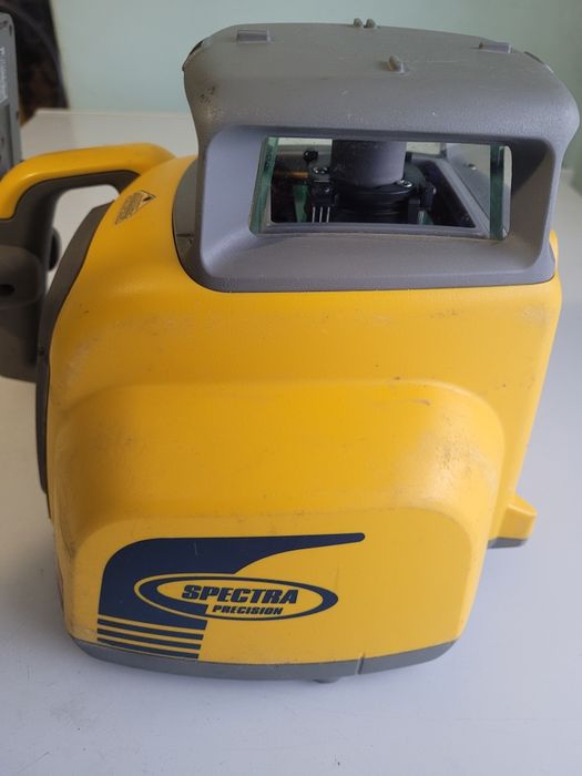 Niwelator Spectra ll300n