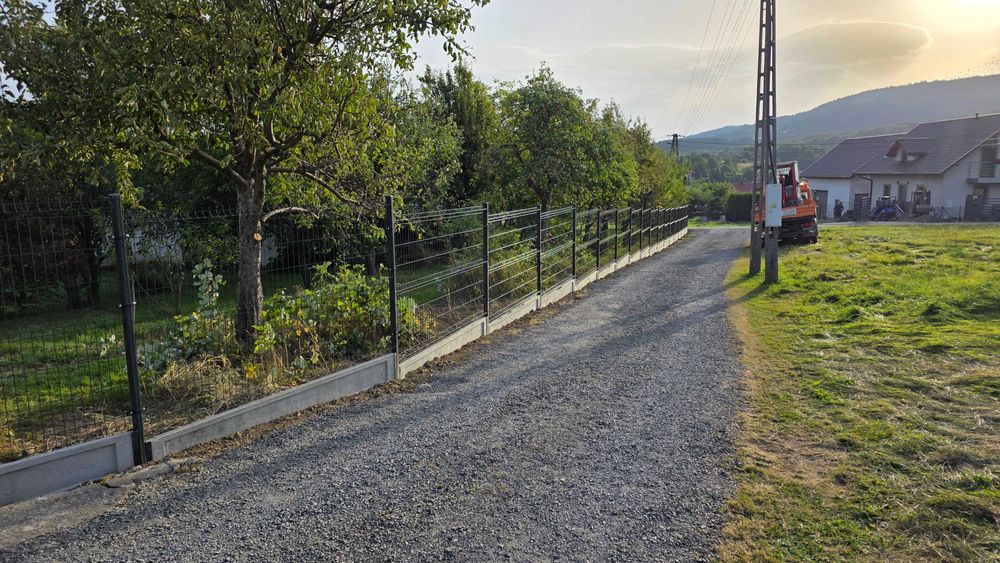 Usługi koparką 2,5t,wiertnica,Transport mat.sypkich,montaż ogrodzeń