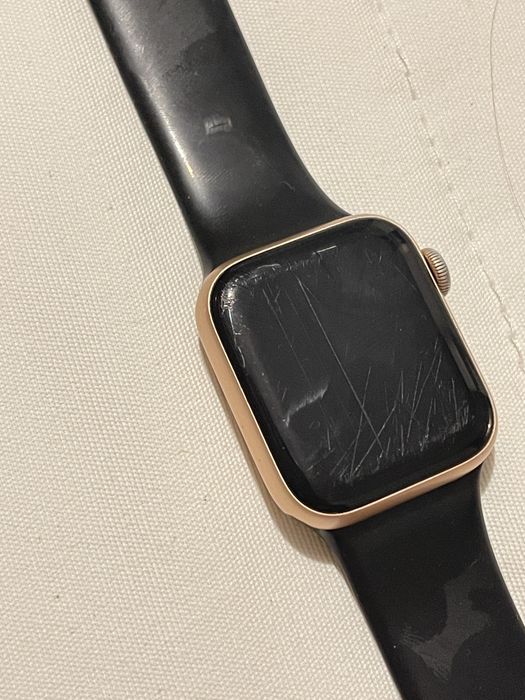 Watch Apple Se!!