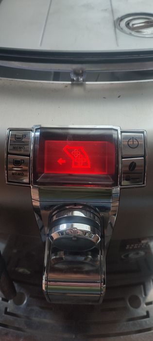 Кавомашина Saeco Syntia