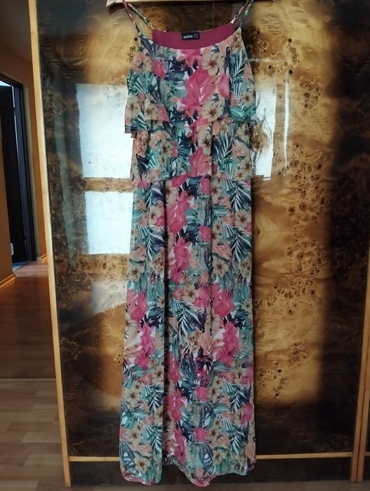 Sukienka na ramiączka w kwiaty