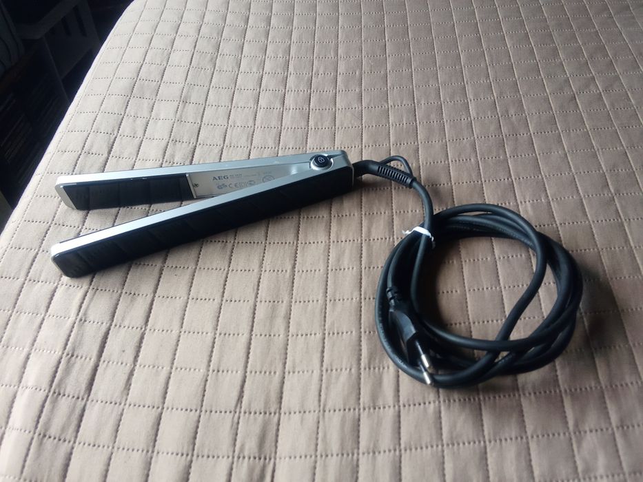 Esticador de cabelo AEG