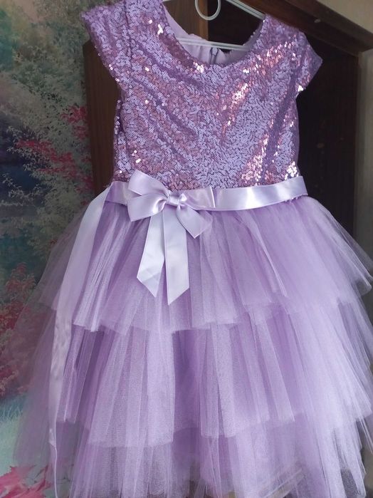 Продам дитячу святкову сукню