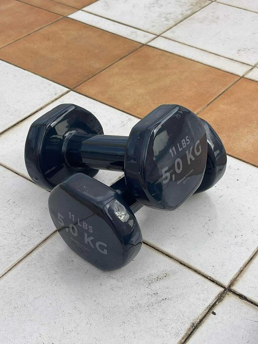 Pesos de metal para praticar desporto