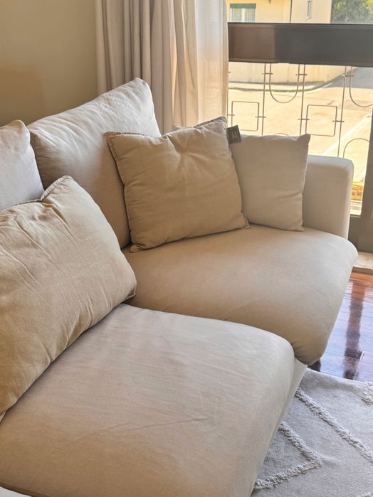Sofá Bege 3 lugares com Chaise Longue