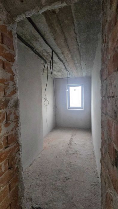 Продається добротний будинок у популярній серед покупців  локації