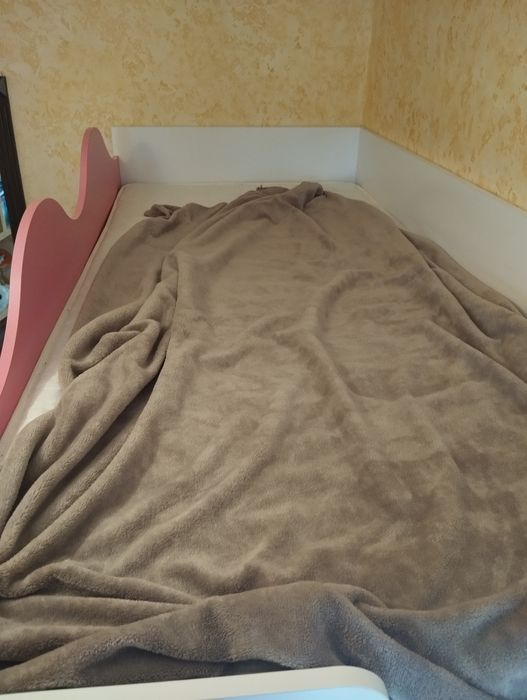 Стінка в дитячу кімнату.Двухяросне дитяче ліжко