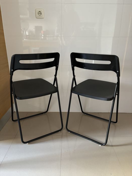 Mesa com cadeiras IKEA