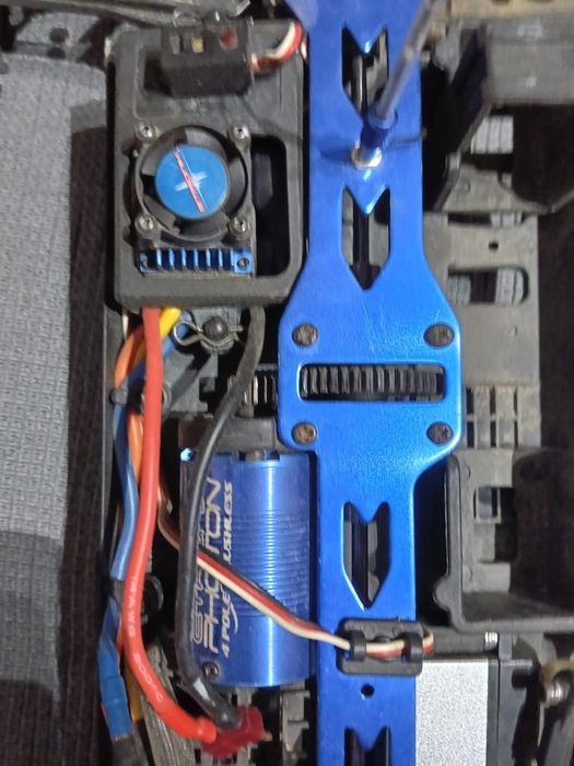 Carro Telecomandado Pirate T2M