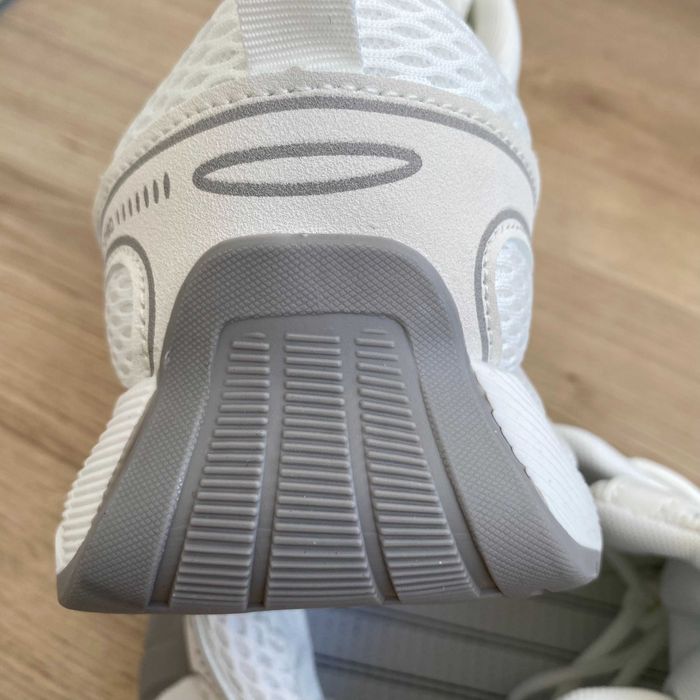 Легкі білі кросівки демісезон, сітка, товста підошва, різні розміри