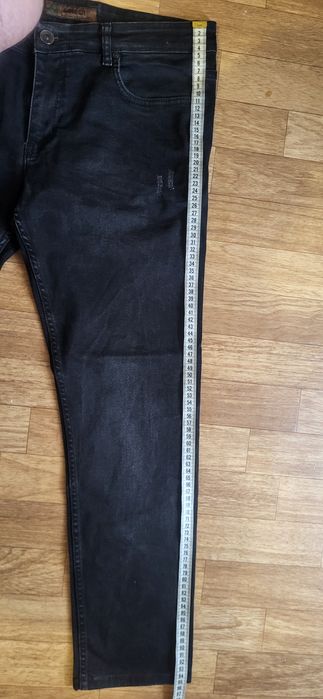 Продам джинсы мужские черные