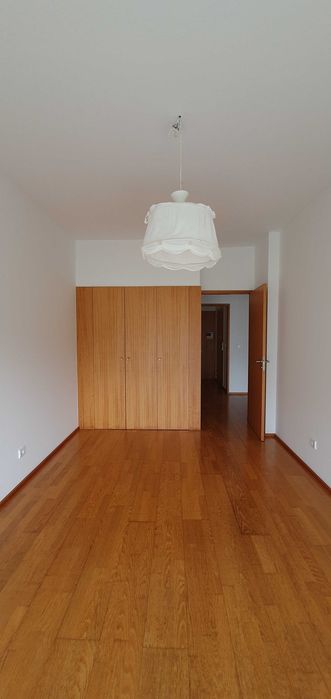 Apartamento T2 c/ Box – Frente à Universidade do Minho - Azurém