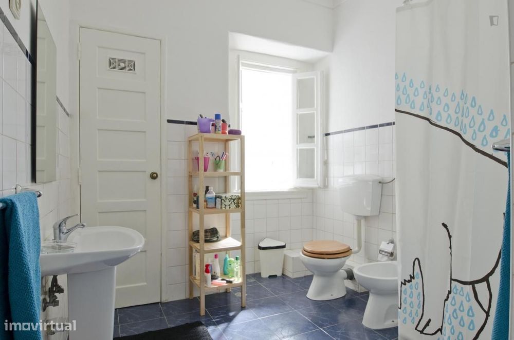 Quarto - localizado em Alameda Lisbon