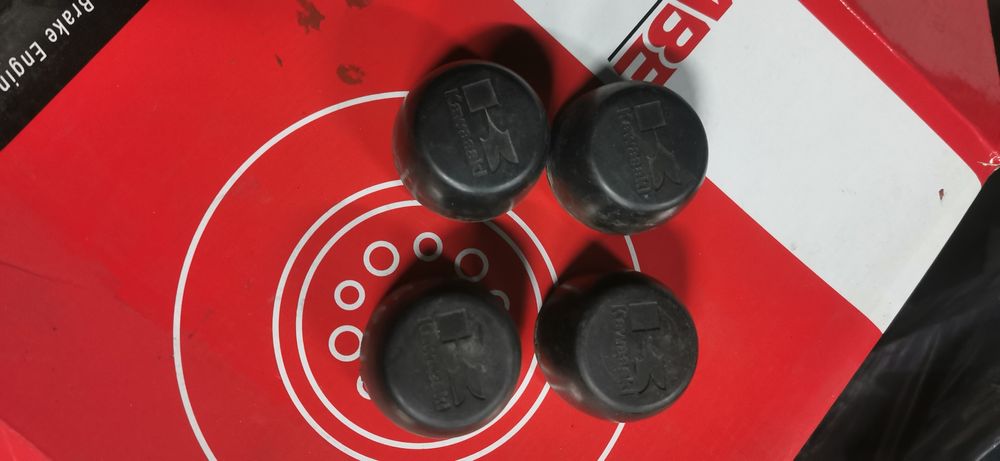 Dekielki zaślepki kapsle felg Kawasaki brute force