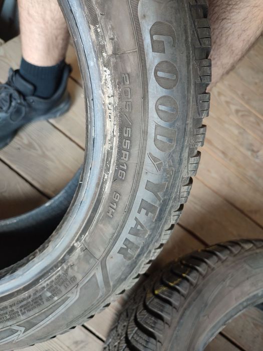 Шини 205/55 16 GoodYear UltraGrip9+ зимова резина комплект