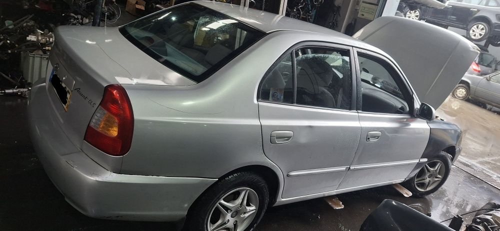 Hyundai accent II 1.3 para peças 
Ref:G4EA para