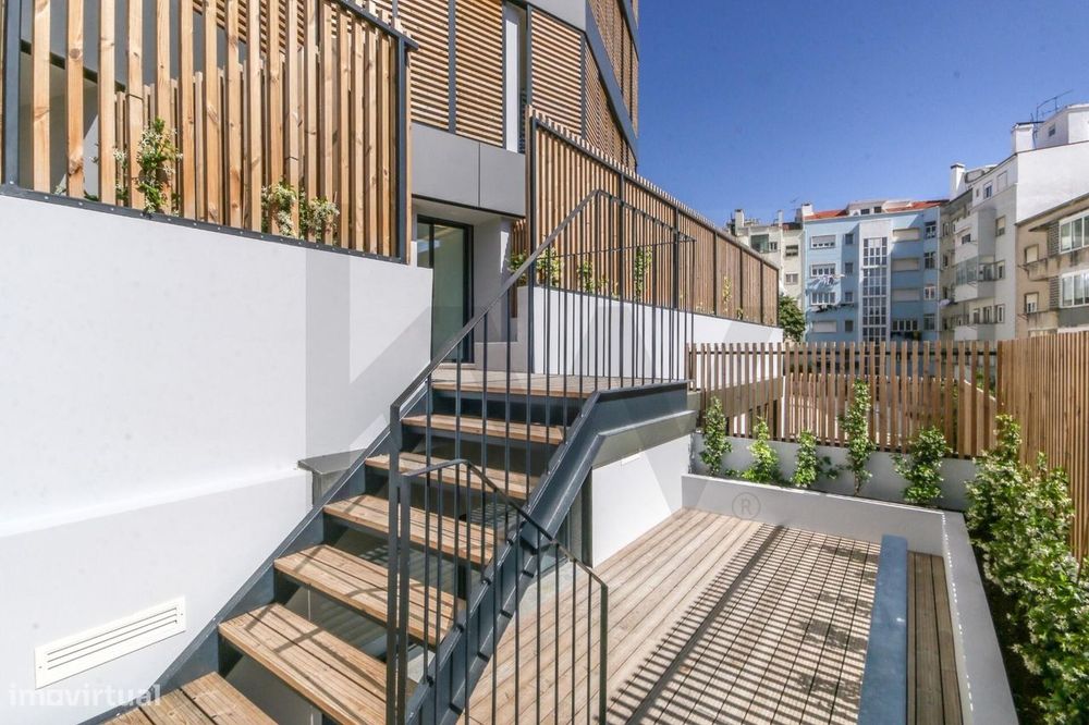 T1 Duplex para Arrendamento em Lisboa | Terraço, Jardim e Estacionamen