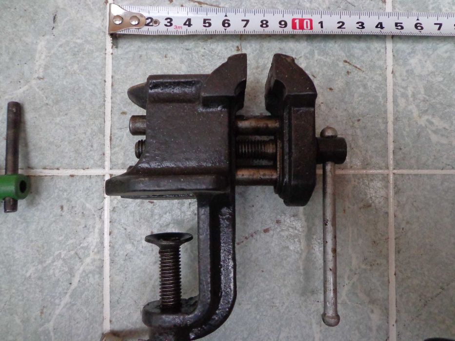 Тиски  СССР ювелирные  настольные