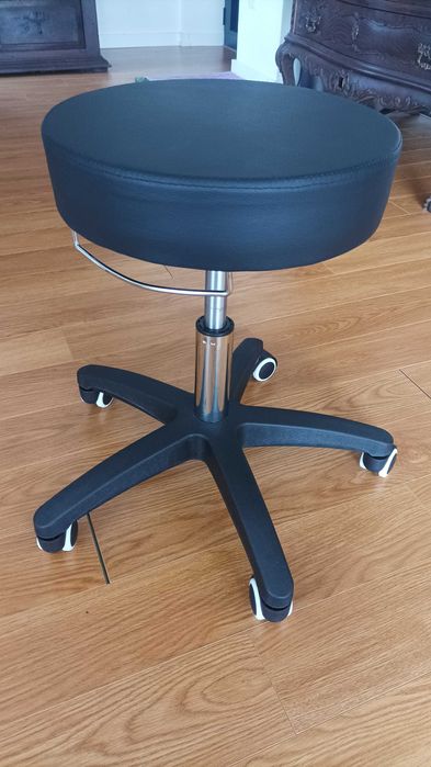 Banco preto pele fisioterapia ou estética