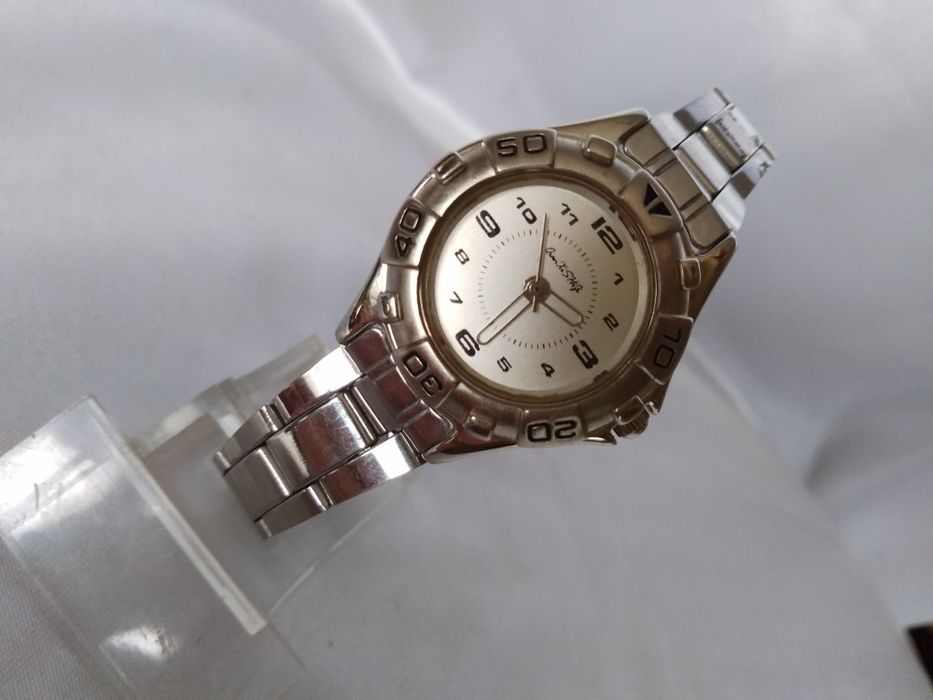 Часы кварцевые  женские, новые, механизм EPSON (Япония)