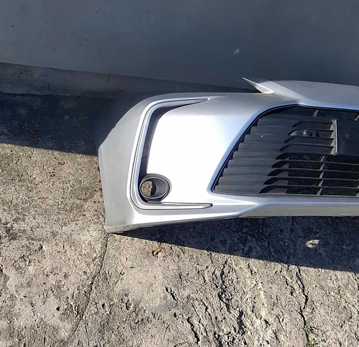 TOYOTA Corolla XII E21 SEDAN 19-23  bez PDC  Zderzak przedni