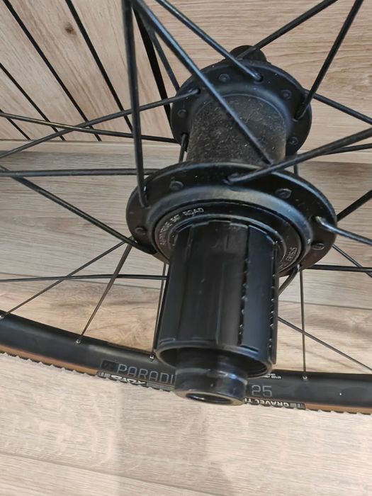 Komplet kół Bontrager Paradigm Comp 25 - jak nowe!! Gravel/szosa